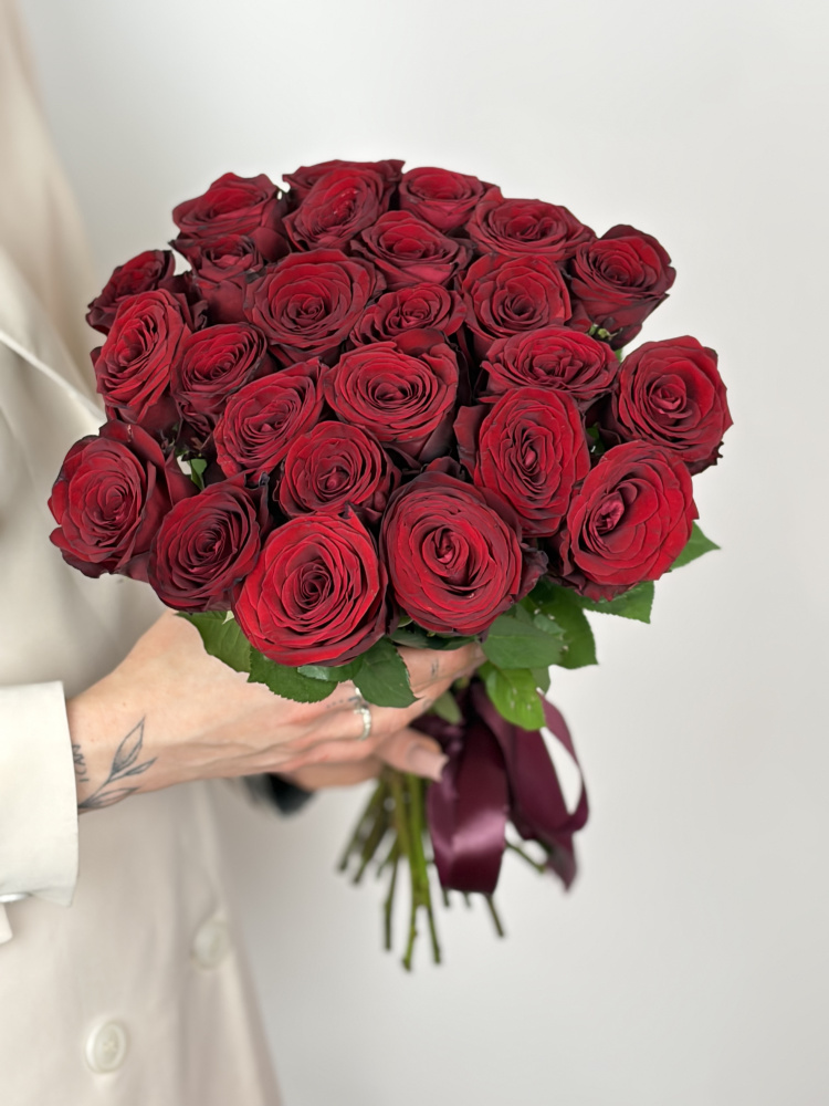 Картинка Букет из 25 роз " Гранатовая звезда"  40см Китай